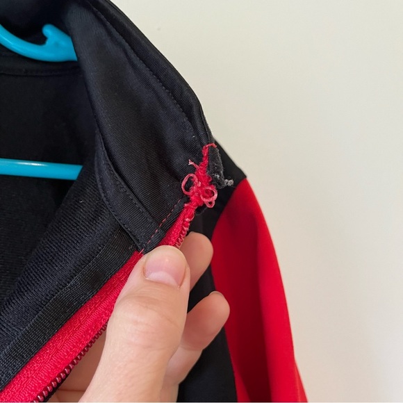🌼 5/$25 Under Armour Kids Red Black Full Zip Sweater Size 4 FLAWED Play Daycare - Picture 4 of 11